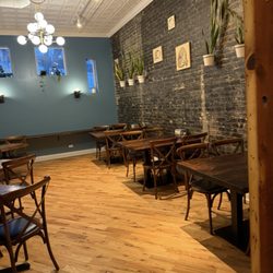 DeSalvo's Pizza - Inside