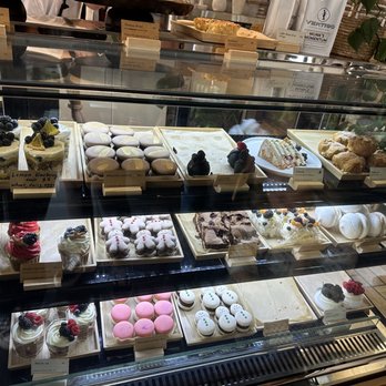 Lele Cake - Inside - Coffee & Tea Near Me - Los Gatos, California