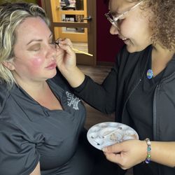 American Institute of Beauty - Full Specialist future professional creating a fall/neutral makeup look.