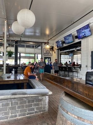 Strings Sports Brewery by null