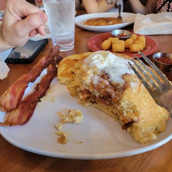 Ruby Slipper Decatur - Peaches and cream pancakes - Breakfast & Brunch Near Me - New Orleans, Louisiana