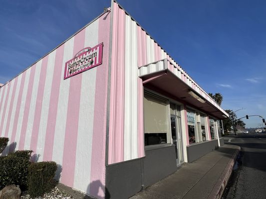 Butter Cream Bakery & Diner by null