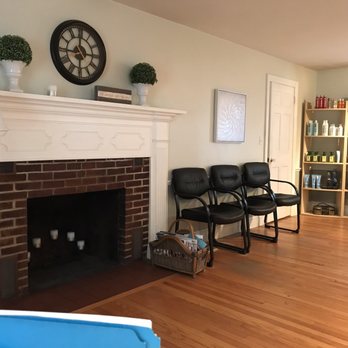 Shine Salon - Waiting area - Hair Salons Near Me - Marlborough, Massachusetts Shine Salon - Waiting area - Hair Salons Near Me - Marlborough, Massachusetts
