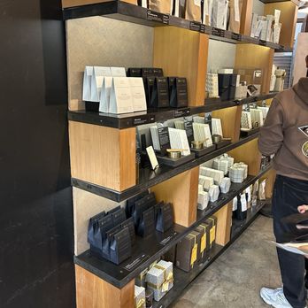 Dandelion Chocolate - Chocolatiers & Shops Near Me - San Francisco, California Dandelion Chocolate - Chocolatiers & Shops Near Me - San Francisco, California