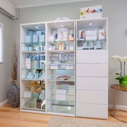 Santa Rosa Skin Studio - Offering a full selection of Skin Ceuticals and Neova Smart Skincare products as well as Blic and Advanced Mineral 100% Vegan makeup.
