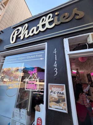 Phatties Bake Shop by null