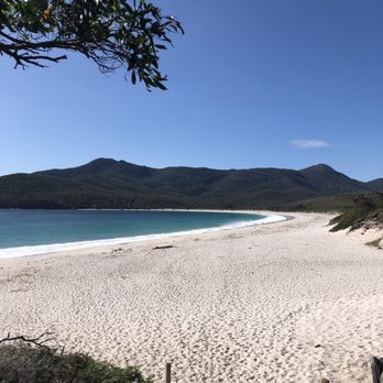 Wineglass Bay - Wineglass bay beach - Beaches Near Me - Coles Bay, TAS