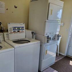 Kamper Kompanion RV Park - 24/7 Laundry