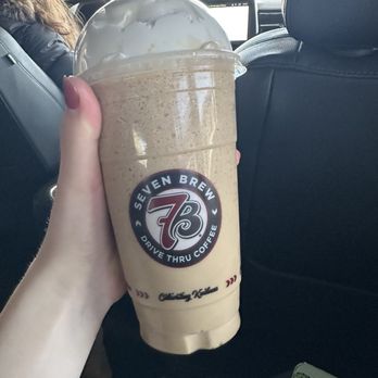 7 Brew Coffee - Cinnamon roll blended drink with whipped cream. Size:medium - Coffee & Tea Near Me - Marshfield, Wisconsin