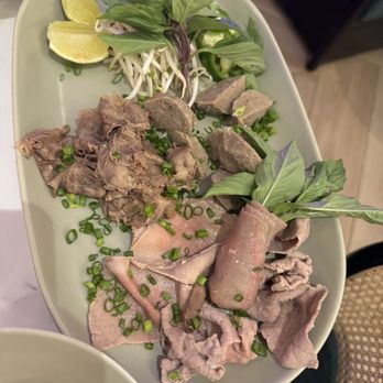 Lantern House Kitchen & Bar - Asian Fusion Near Me - Reston, Virginia