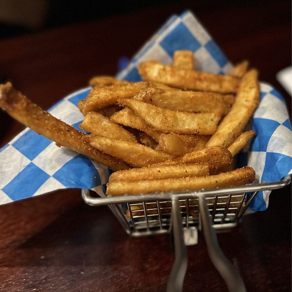 Blue Tractor Barbeque - Seasoned fries - American Near Me - Traverse City, Michigan