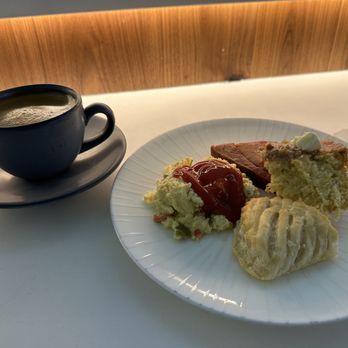The Centurion Lounge - Typical buffet breakfast stuff. Coffee from coffee bar was good. - Airport Lounges Near Me - Seattle, Washington The Centurion Lounge - Typical buffet breakfast stuff. Coffee from coffee bar was good. - Airport Lounges Near Me - Seattle, Washington