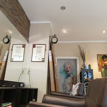 Friseur Claudio - Sitzbereich - Hair Salons Near Me - Mannheim, BW