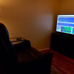 Peak Brain Institute - These reclining armchairs are outrageously comfortable! So cool to see my brainwaves up there from my session.