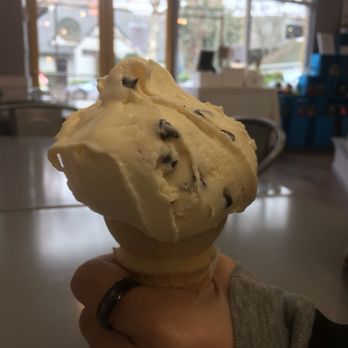 Davis Creamery - One scoop mint chocolate chip - Ice Cream & Frozen Yogurt Near Me - Davis, California