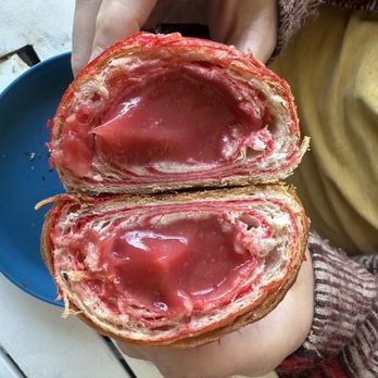 ID-Eclair - Raspberry croissant - Bakeries Near Me - Pasadena, California