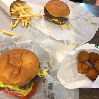 Dairy Hut - The picture just doesn't do justice to the size and freshness of these juicy burgers. - Fast Food Near Me - Harlan, Kentucky
