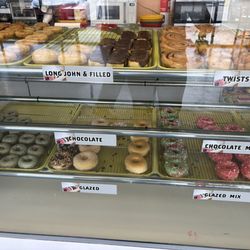Donald's Donuts - Donut selection