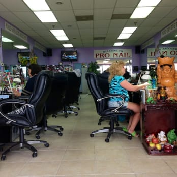Pro Nails - A bunch of stations shoved in a small place. - Nail Salons Near Me - Colonial Heights, Virginia