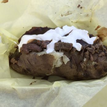 Frisco Rail Yard - Anna's Baked Potato with Steak - Food Trucks Near Me - Frisco, Texas