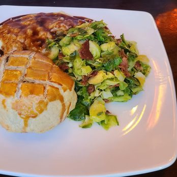 Samuel Beckett's Irish Gastro Pub - Beef Wellington - Gastropubs Near Me - Arlington, Virginia Samuel Beckett's Irish Gastro Pub - Beef Wellington - Gastropubs Near Me - Arlington, Virginia