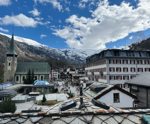 Unique Hotel Post by null