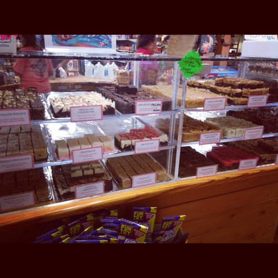 Lee Robinson General Store by null