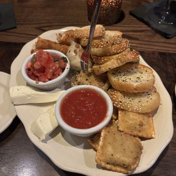 V's Italiano Ristorante - Combination plate appetizer - Italian Near Me - Independence, Missouri V's Italiano Ristorante - Combination plate appetizer - Italian Near Me - Independence, Missouri