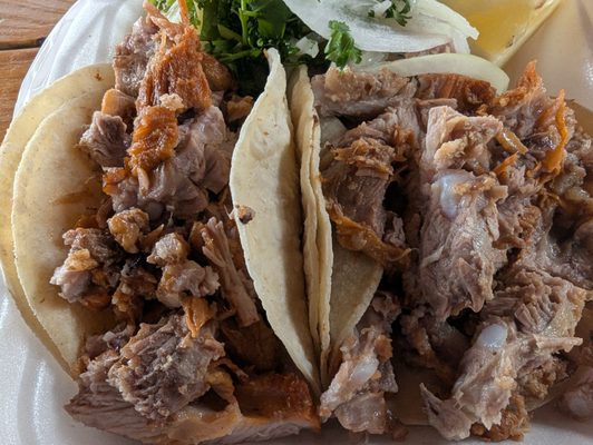 Carnitas Uruapan by null