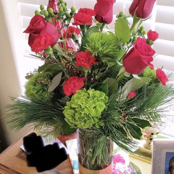 Amy's Flowers - Upgraded Home for the Holidays bouquet - Florists Near Me - Sparks, Nevada