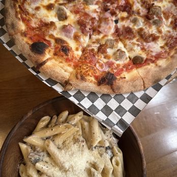 Brick Oven Pizzeria - Pizza Near Me - Glendale, California