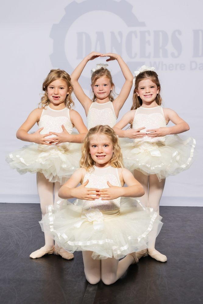 Dancers Domain Logo