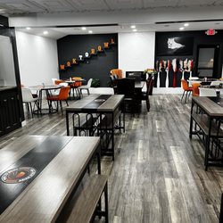 Wok to Bowl - Dining area