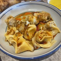 Chili oil dumplings