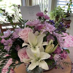 Aneli Flores Carrillo Notary Public - This beautiful bouquet was delivered the Saturday before Mother's Day.