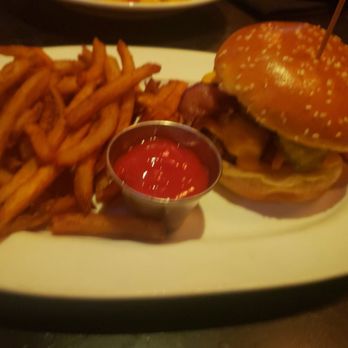 Marlow's Tavern - Delicious!!! - New American Near Me - Kennesaw, Georgia
