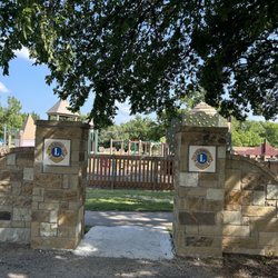 Enid Justin City Park - Entrance from parking