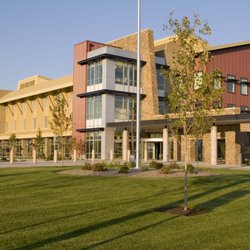 St Charles Redmond - Exterior of St. Charles Redmond hospital building.