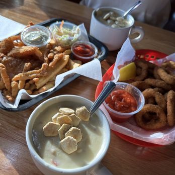 The Chowder Barge - Seafood Near Me - Wilmington, California