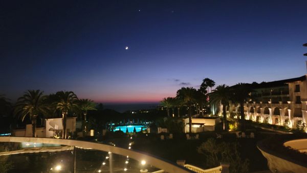 AVEO Table + Bar by null