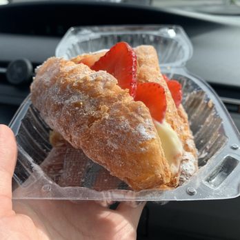 Cream Pan - Strawberry Croissant - Bakeries Near Me - Tustin, California
