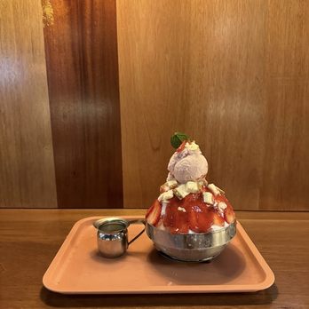 LUMI Dessert Cafe - Strawberry cheesecake bingsu - IG @bougiefoodieboi - Desserts Near Me - Lynnwood, Washington LUMI Dessert Cafe - Strawberry cheesecake bingsu - IG @bougiefoodieboi - Desserts Near Me - Lynnwood, Washington