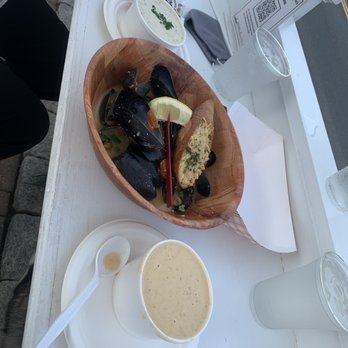 Black Cat Harbor Shack - Mussels, clam chowder, lobster bisque - Seafood Near Me - Hyannis, Massachusetts