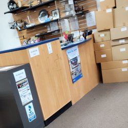 Boxes Plus - Service counter