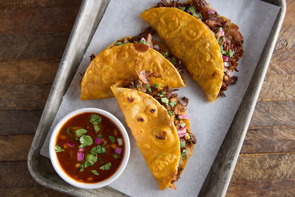 BUSSIN’ BIRRIA TACOS Updated May 2024 20 Photos & 32 Reviews 60 E