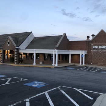 Hen House Supermarkets - the front of the store - Grocery Near Me - Fairway, Kansas Hen House Supermarkets - the front of the store - Grocery Near Me - Fairway, Kansas