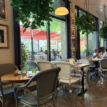 Pazza Notte - Interior - Pizza Near Me - Sacramento, California Pazza Notte - Interior - Pizza Near Me - Sacramento, California