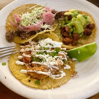 Lylo Swim Club - Al pastor, asada and chicken tacos - Cocktail Bars Near Me - Phoenix, Arizona Lylo Swim Club - Al pastor, asada and chicken tacos - Cocktail Bars Near Me - Phoenix, Arizona