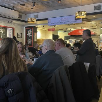 Juliana's - Interior - Pizza Near Me - Brooklyn, New York