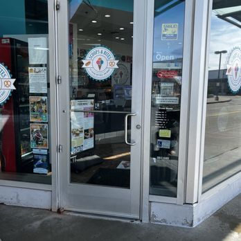 Scoops & Bites - Entrance - Ice Cream & Frozen Yogurt Near Me - Bremerton, Washington